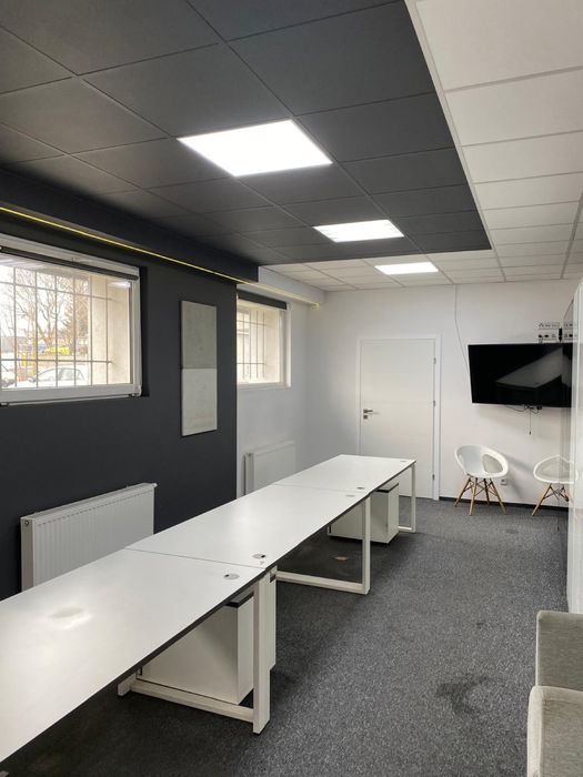 Biurka firmy maro w stanie bardzo dobrym