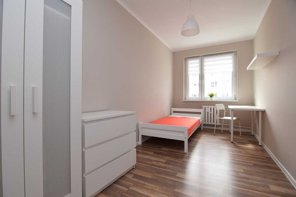 11 m2 | Dostępne 2 pokoje | Serwis sprzątający | UAM UP UM UE | Chrobrego