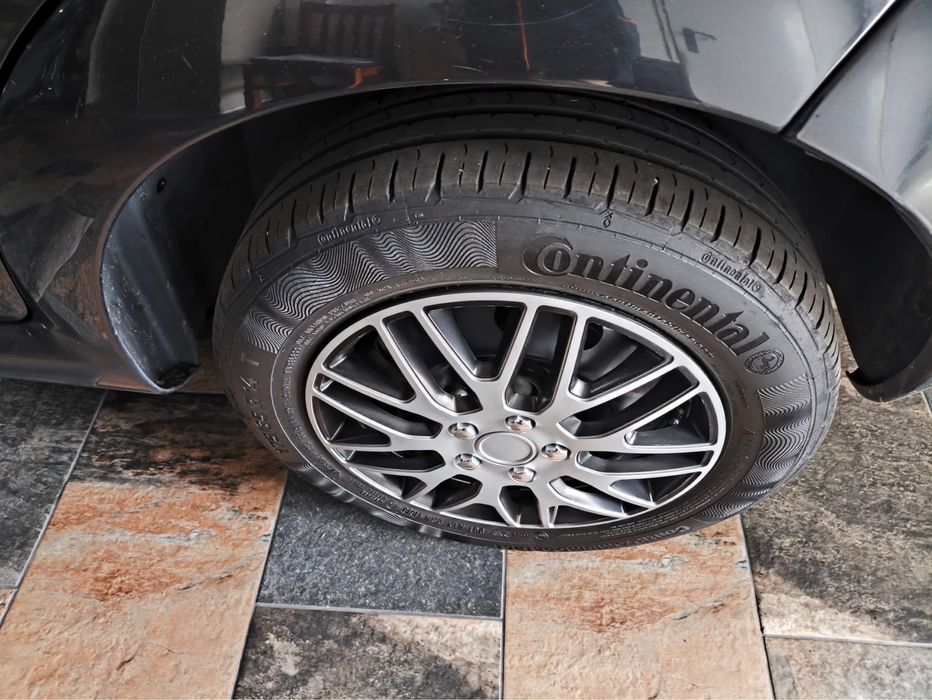 Carro Citroën em bom estado
