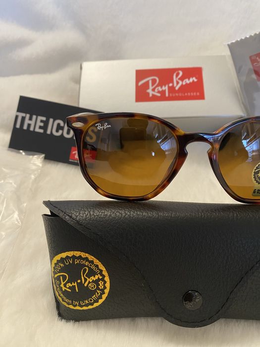 Óculos de sol Ray-Ban com etiqueta