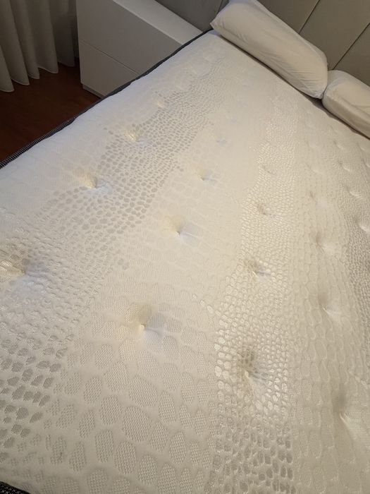 Vendo Cama + Mesinhas + Colchao Jysk =800€