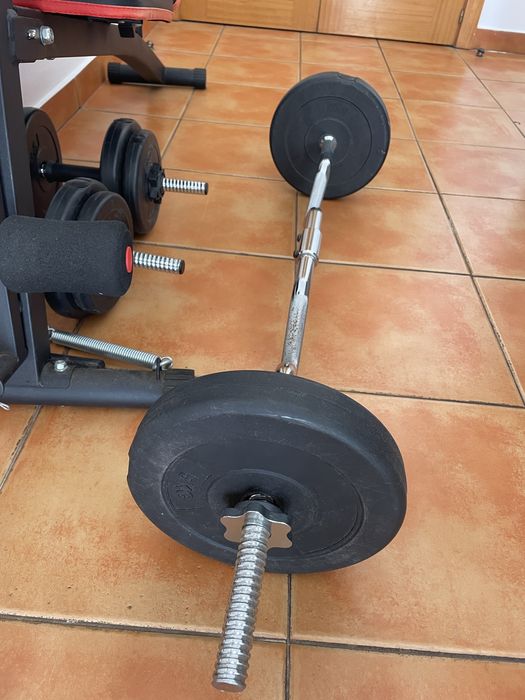 Banco musculação e conjunto pesos