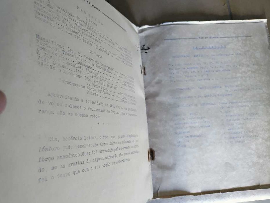 Dois Livros antigos de Arte e Revista Portuguesa "Pax et Bonum " de !945