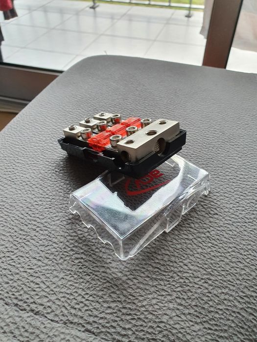 Caixa distribuição com fusíveis 50A