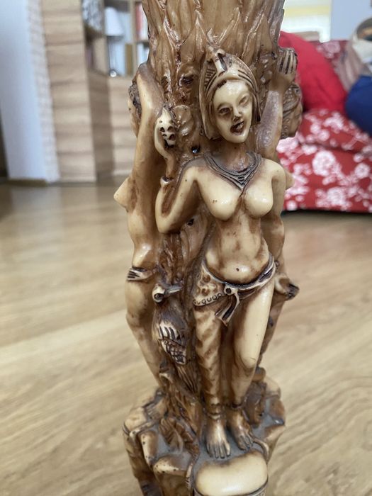 Noga od stolika indyjska