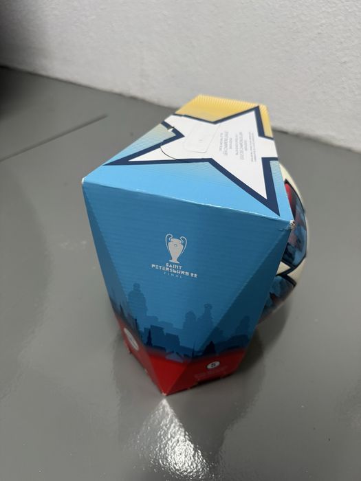 Bola Oficial da Final Champions League Saint Petersburg 22