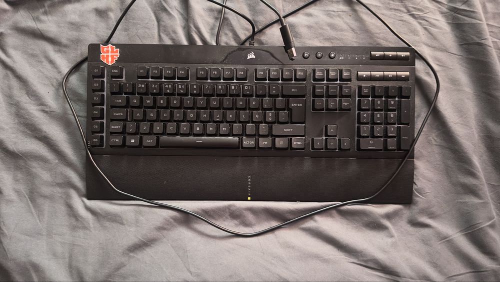 Teclado Corsair K55 RGB Pro Gaming