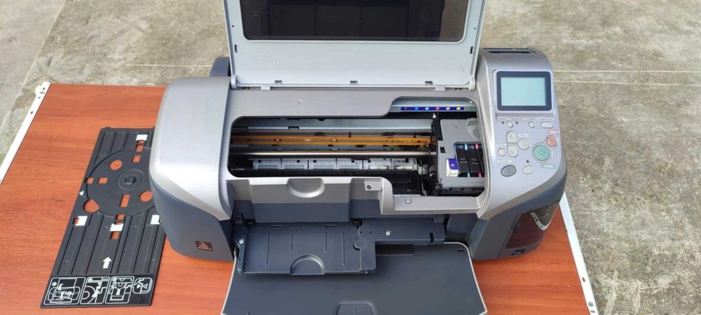 Продам принтер Epson R300