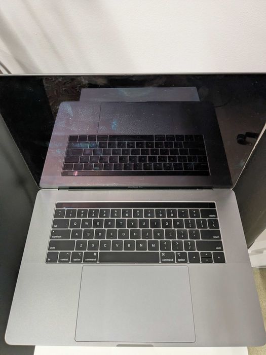 MacBook Pro A1909 / 2018 / 15" / i9 2.9GHz / 32GB /  512GB