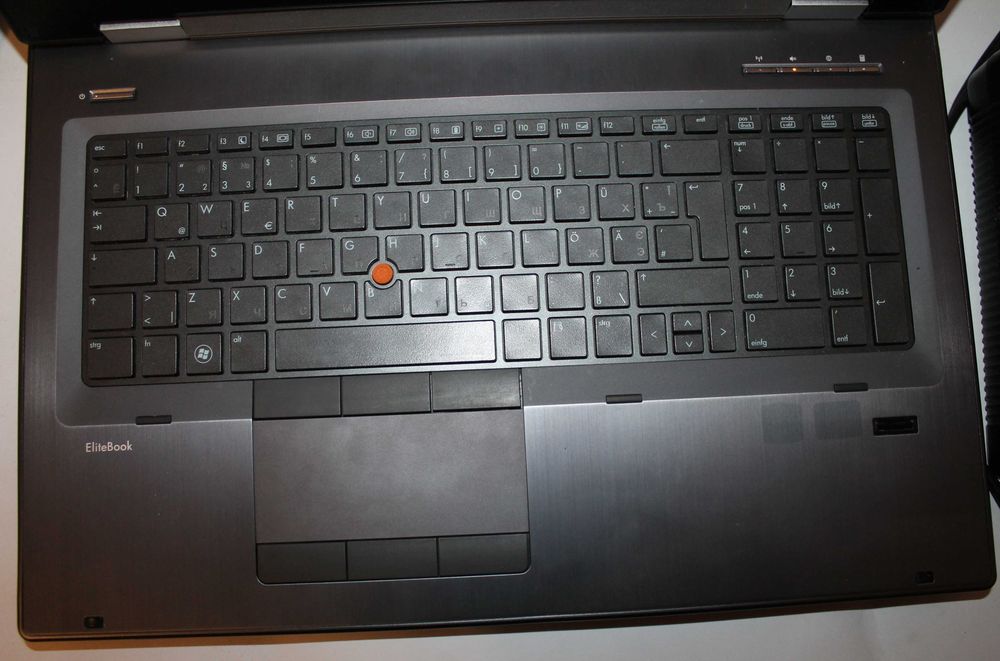 HP EliteBook 8770w AMD FirePro M4000 Core i5-2520M HD+ 8GB RAM базовий ...
