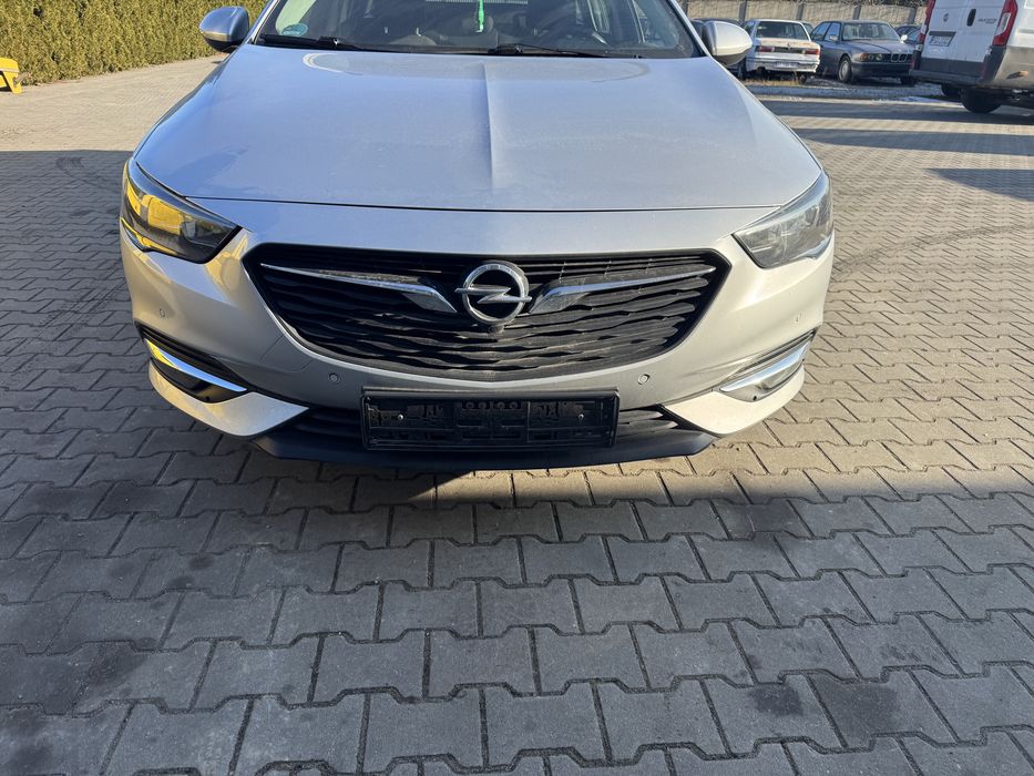 Opel Insignia B zderzak kompletny Z176