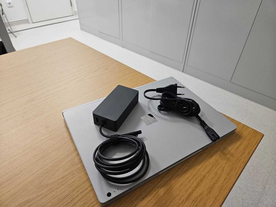 Microsoft Surface Book 2 i7|8GB RAM|SSD 256GB|GTX 1050|Slim Pen 2