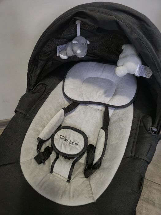 Приставне ліжечко, заколисуючий центр, ванночка, розвиваючий  килимок