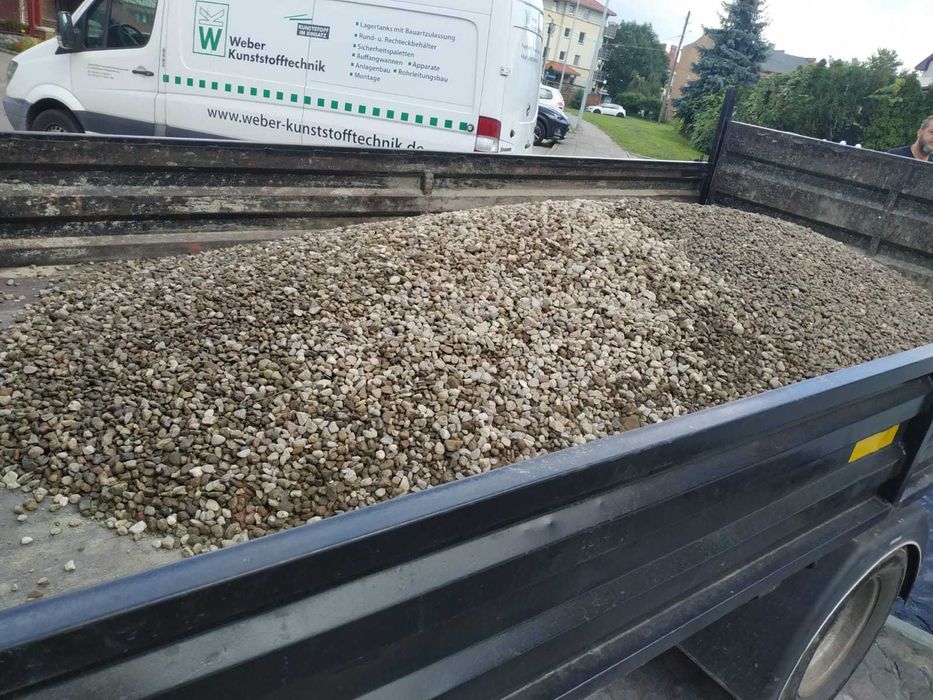 Piasek ,czarnoziem,kruszywo,kamień ozdobny