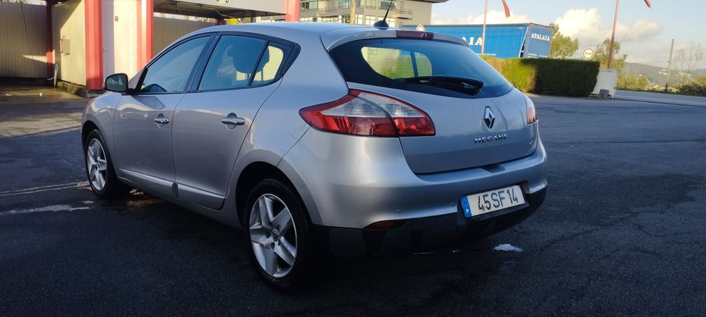 Renault Mégane 1.5 dCi 95cv | 2014 | 267.000 km foto 3