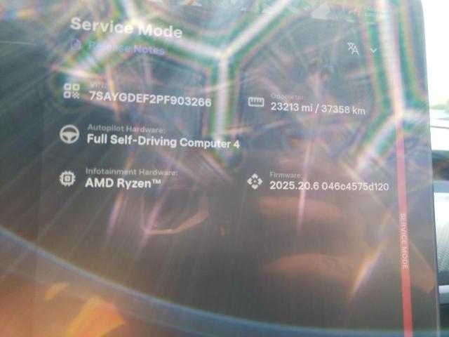 Tesla Model Y 2023 /