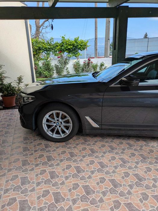 BMW 520 , em bom estado e econômico