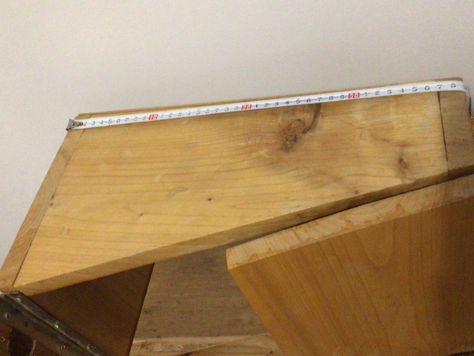 Підвісна шафа  для  аптеки, парфум., космет. вис. 32см..