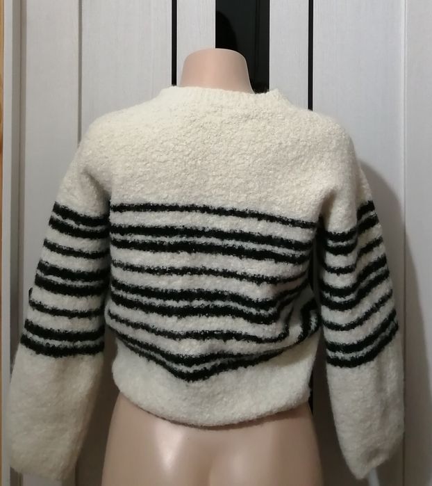Шерстяний светр в смужки