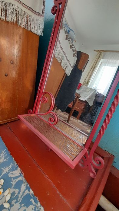 Дзеркало із рамкою