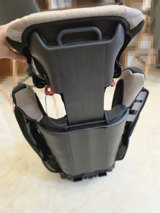 Преміальне автокрісло RECARO
