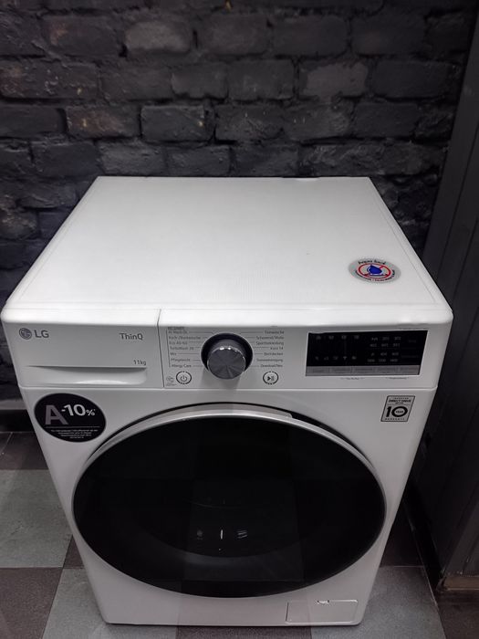 Пральна машина LG F4WR701Y на 11кг