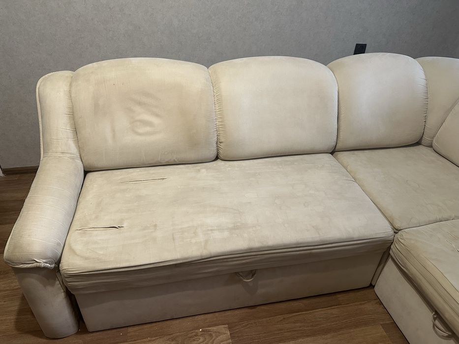 Диван кутовий, потребує перетяжки