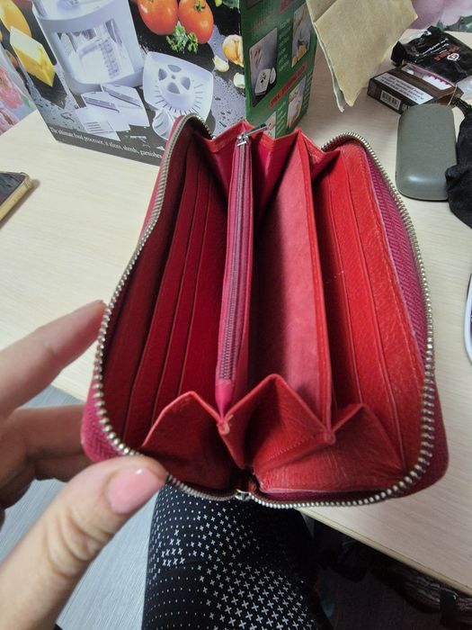 Продам кожаный кошелек 300