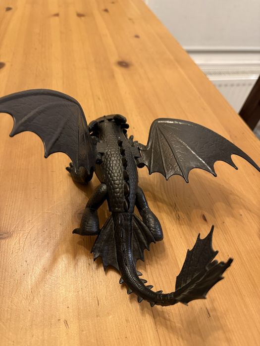 Фігурка дракона Беззубік