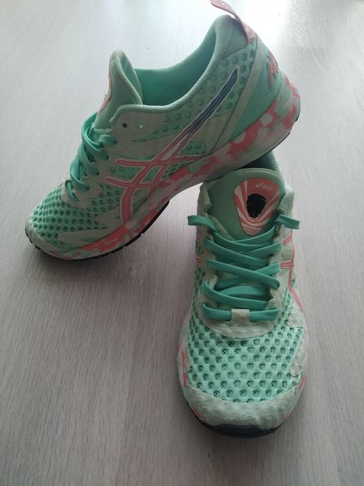 Кросівки Asics GEL-NOOSA TRI 12. Асікс.