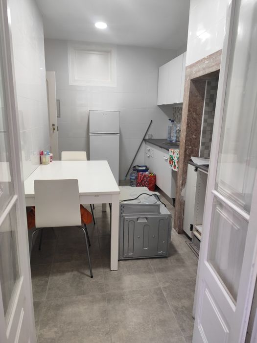 Arrenda se quartos a estudantes