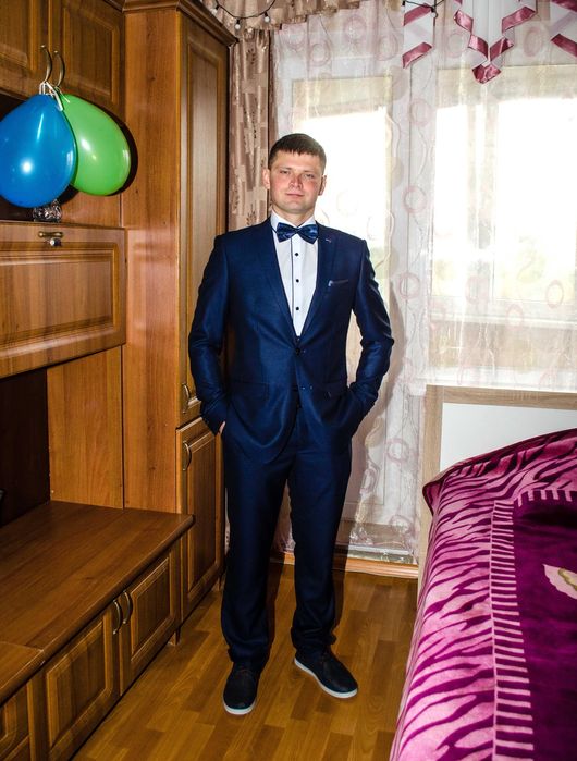 Терміново продаю Чоловічий костюм двійка Giordano Conti