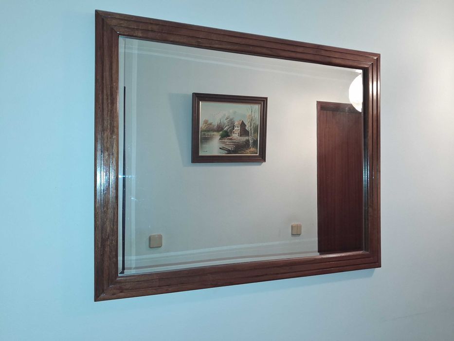 Conjunto movel de madeira e espelho
