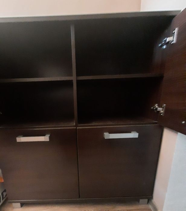 Komoda z półkami w kolorze wenge