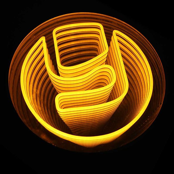 Espelho Túnel Infinito LED Personalizado – Efeito Néon 3D