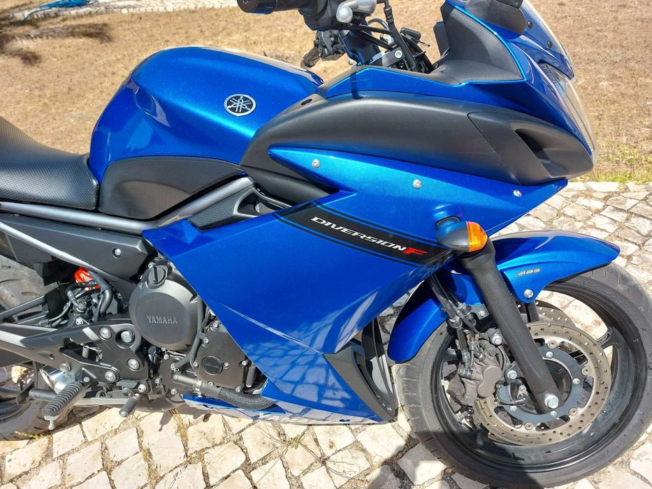 Vendo Yamaha XJ6 Diversion FA 600, ABS, de 2010, apenas 12.400 Km