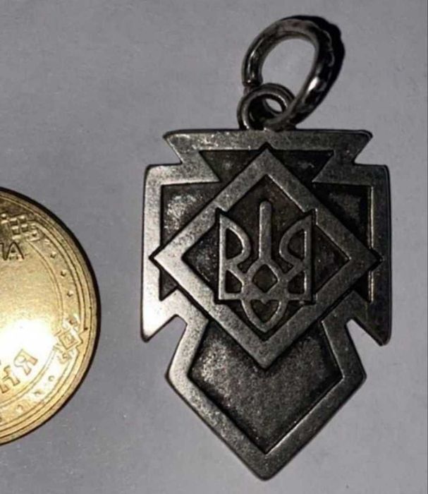 Кулон, тризуб, якісно зроблений в різних стилях зі срібним покриттям!!