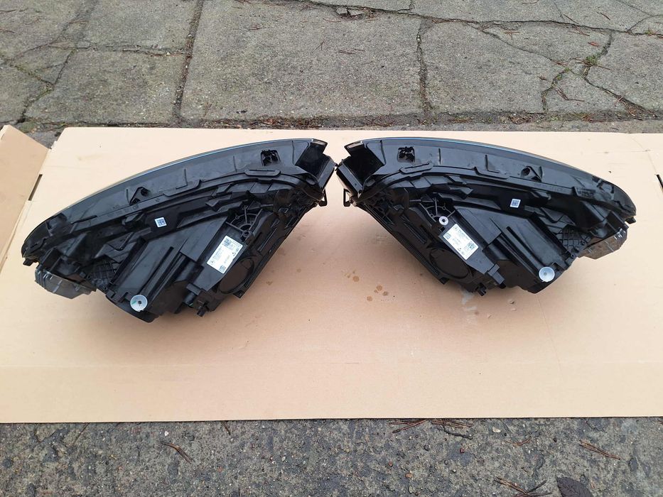 Фари Mercedes-Benz EQA