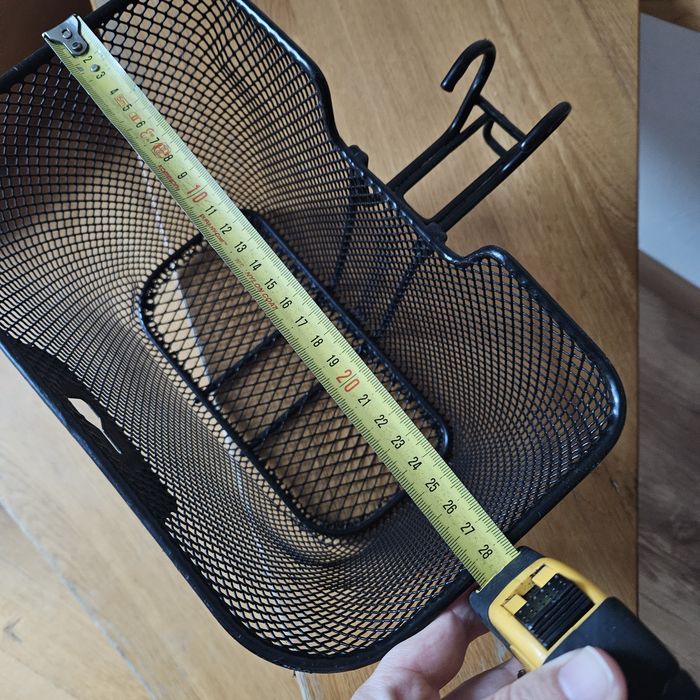 Koszyk rowerowy czarny metalowy