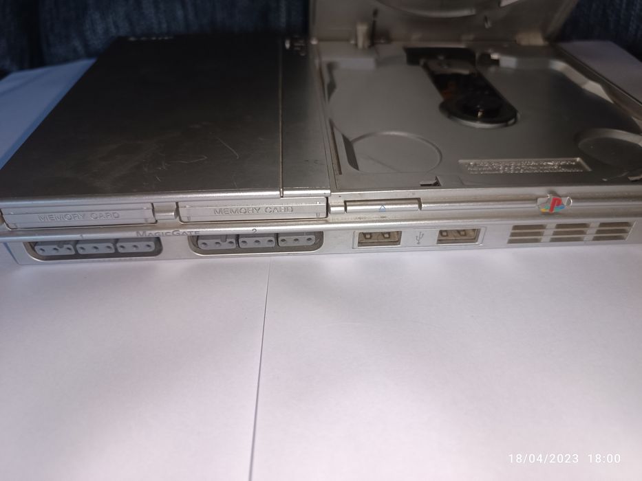 Duas ps2 3 comandos 6 cartões de memoria..ler descrição!!!