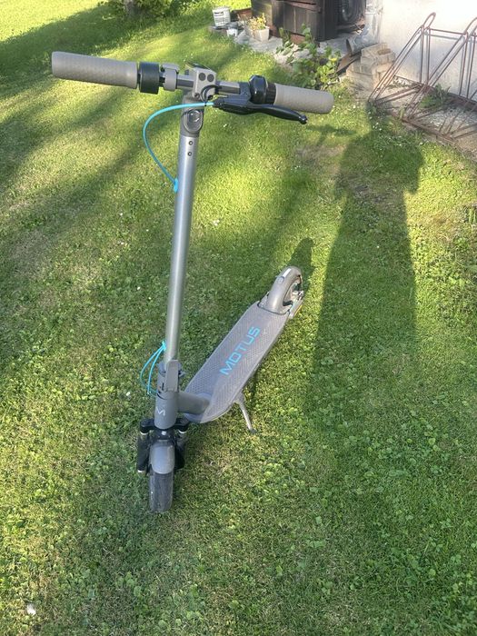 Motus Scooty 10 Plus 2022 – 500W / 15Ah / 10” / amortyzacja
