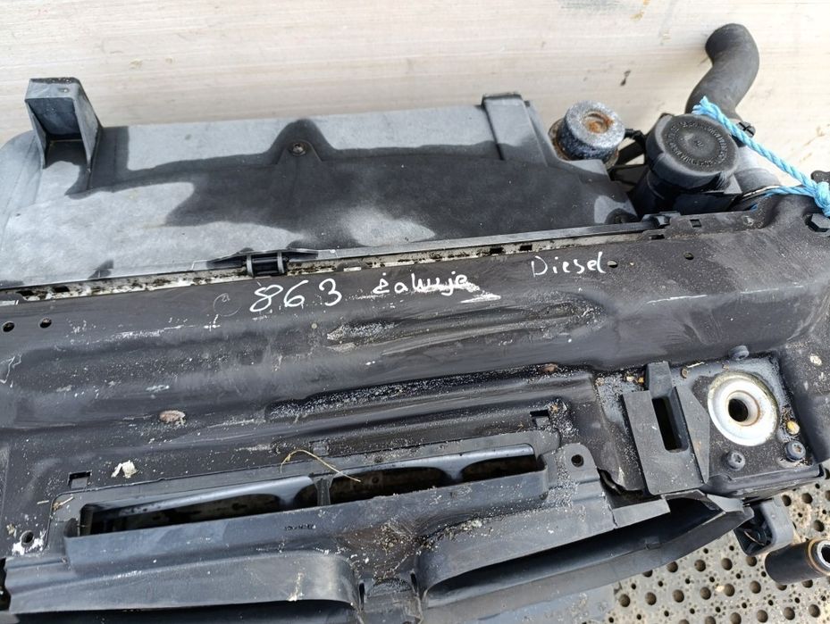 Bmw 318 E46 Coupe 1.9B Pas Przedni Komplet Automat Żaluzja