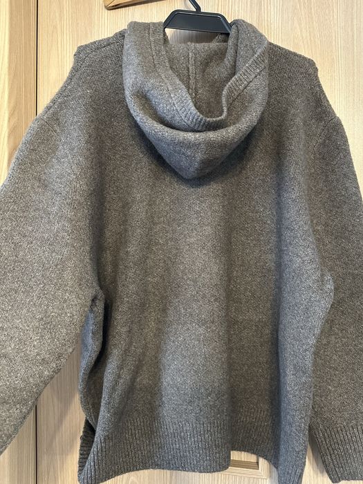Sweter z kapturem, rozmiar M, duży oversize.