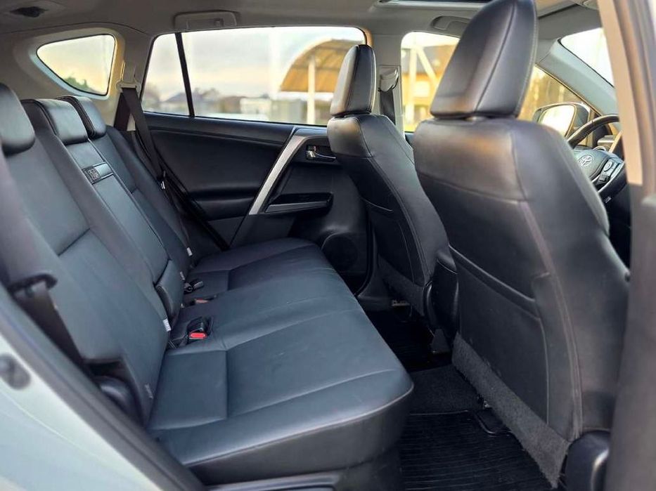 Продам свою Рав4 Гібрід 2016