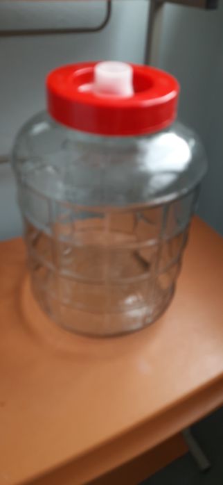 Бутель з бробкою для вина, різносолів та соку