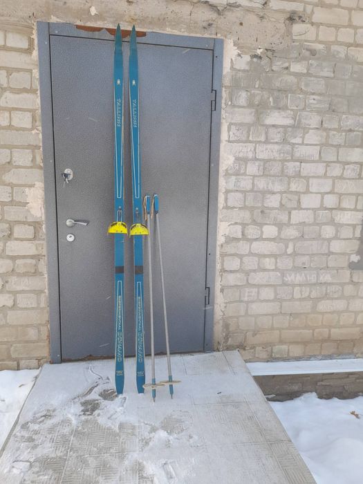 Лыжи бытовые б/у