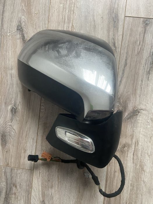 Продам бокоіе дзеркало Пежо 3008