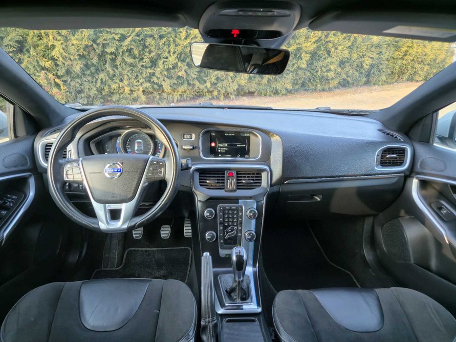 Volvo V40 D3 2.0D 150KM / R-Design / 2016 / Virtual / NAVI / PDC / LED