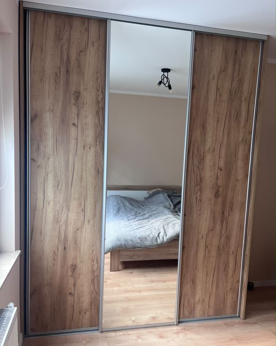 Szafa przesuwna rozsuwana sypialniana