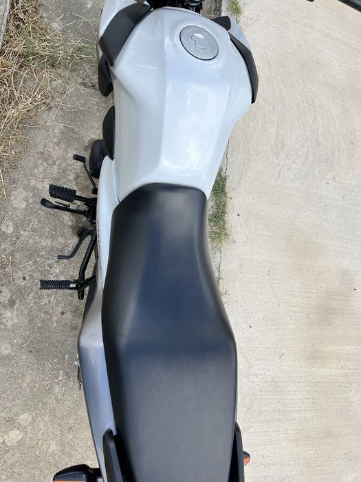 Vendo Honda CBF 125, ano 2023 e 2024 em excelente estado de conservação e funcionamento. Mota muito económica.
